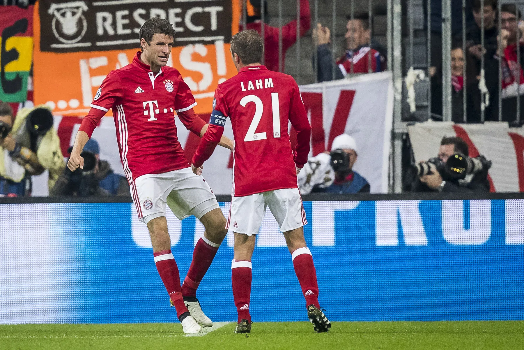 Afscheid Müller zint ook Bayern-legende Lahm niet