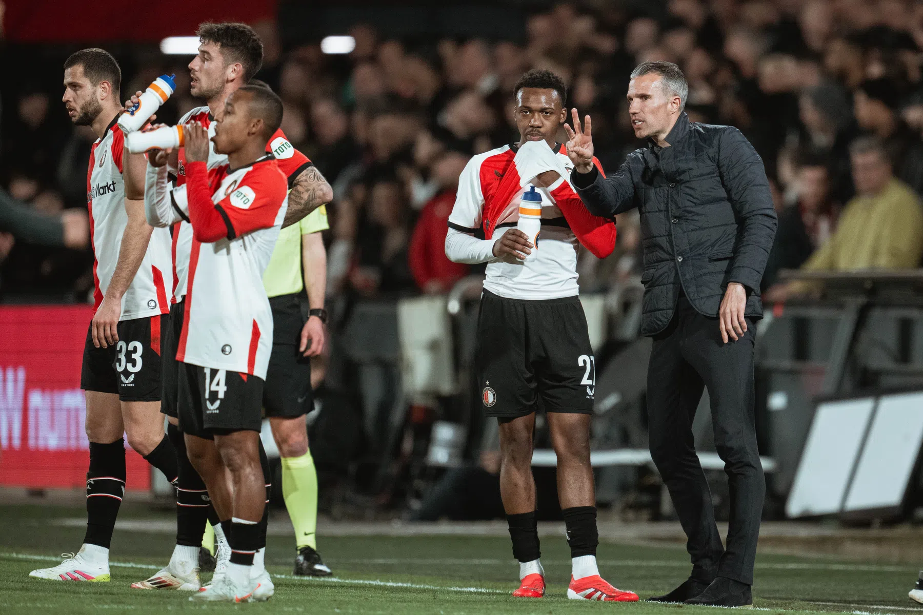 Van Persie beleeft productiefste start bij Feyenoord sinds Van Marwijk