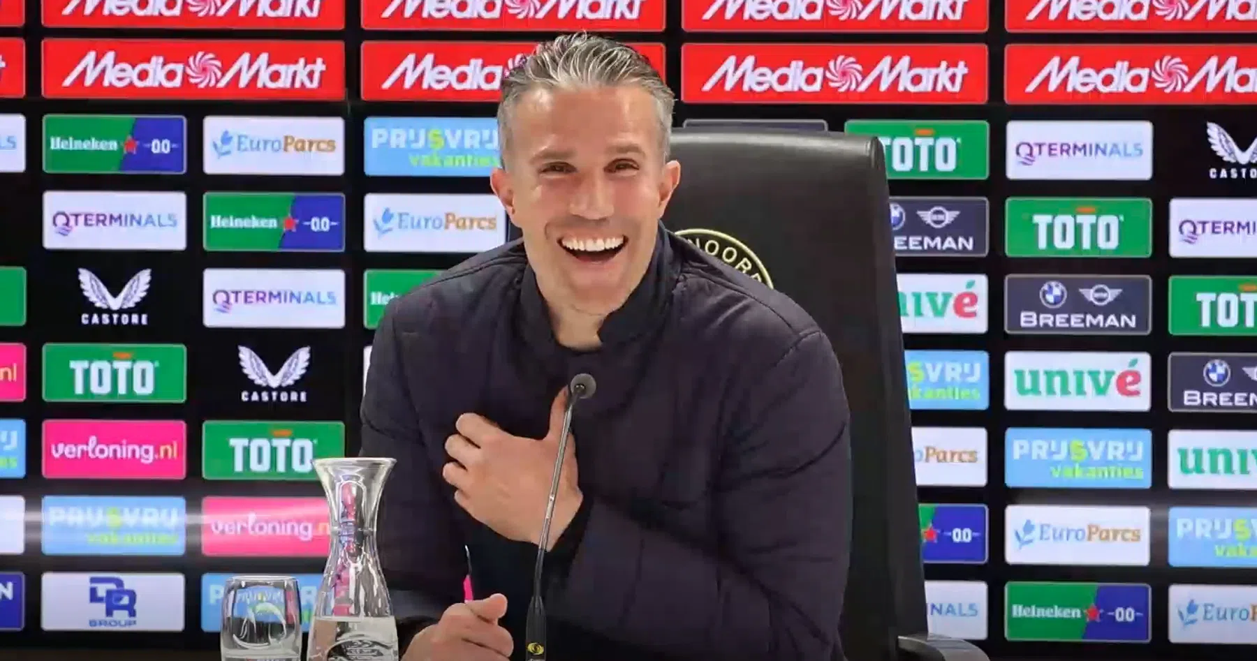 Van Persie over gebaar Osman: 'Hoop dat het niet voor mij was'