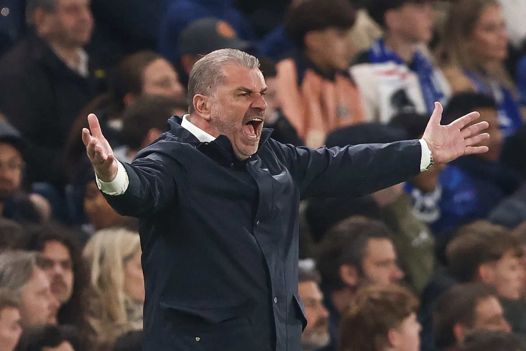 Postecoglou verklaart gebaar richting fans en uit afschuw over VAR