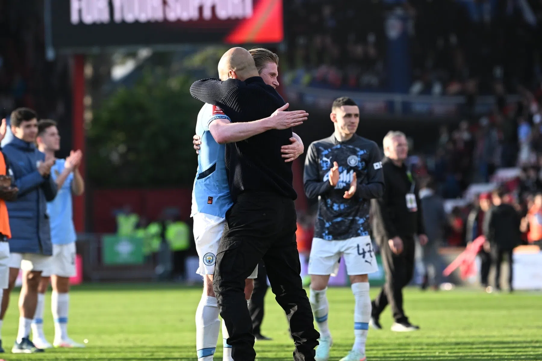 Vragenvuur voor Guardiola na De Bruyne-nieuws: 'Dit is een sombere dag'