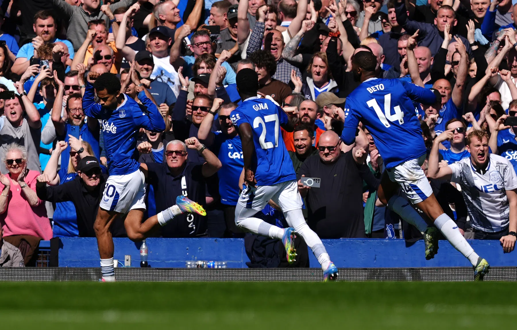 Everton helpt Slot en aartsrivaal Liverpool met gelijkspel tegen Arsenal