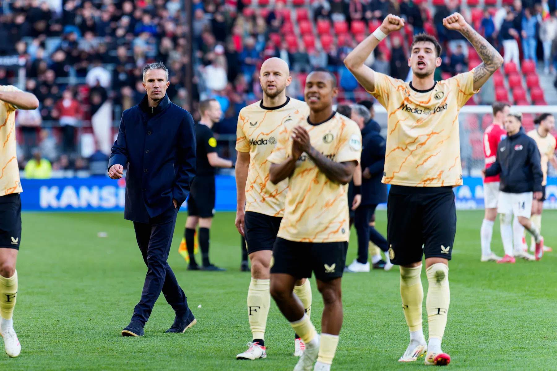 Van Persie ziet Feyenoord stappen maken en looft Hancko en Moder