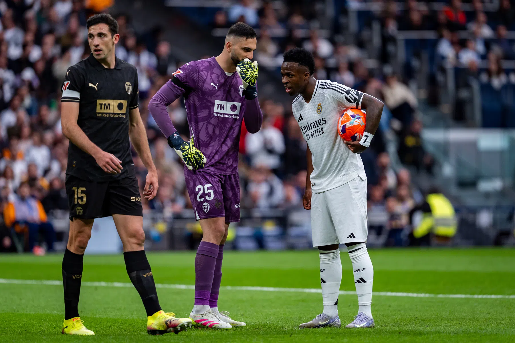 Mamardashvili wint vijftig euro van Vinícius door gestopte strafschop