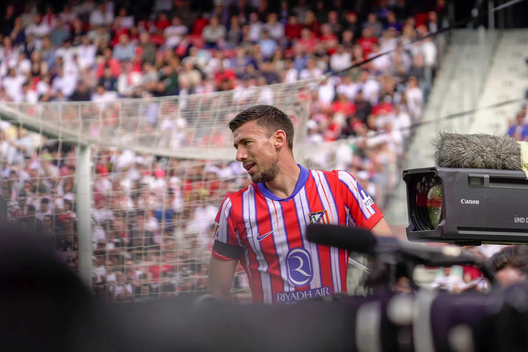 Atlético pakt cadeau Barça en Real Madrid uit en haakt weer aan