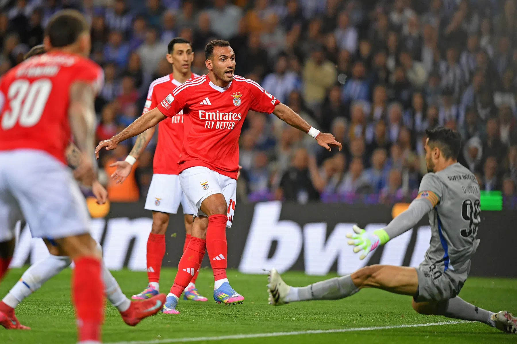 Pavlidis schrijft historie bij Benfica: 'Het werd de avond van de Griekse God'