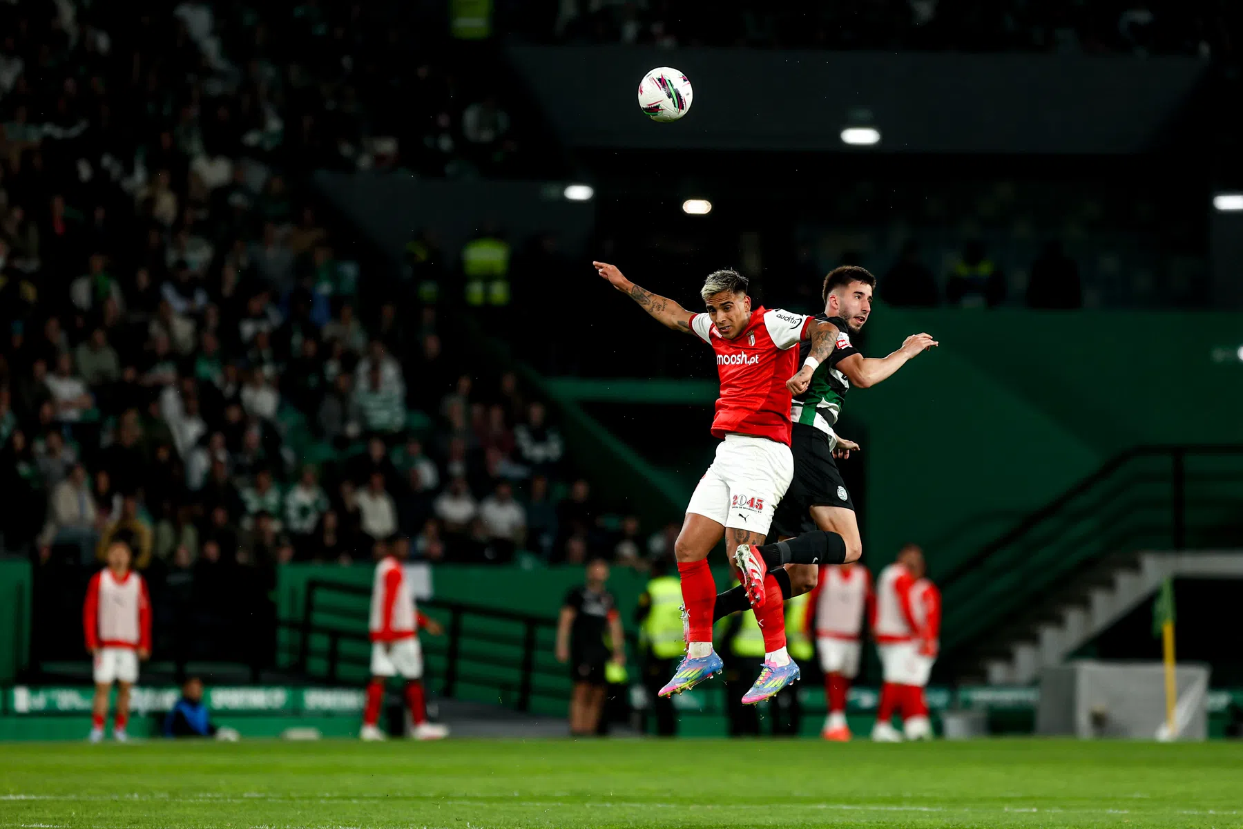 Braga-spits (18) laat nieuwe heldenrol Gyökeres vlak voor tijd in rook opgaan