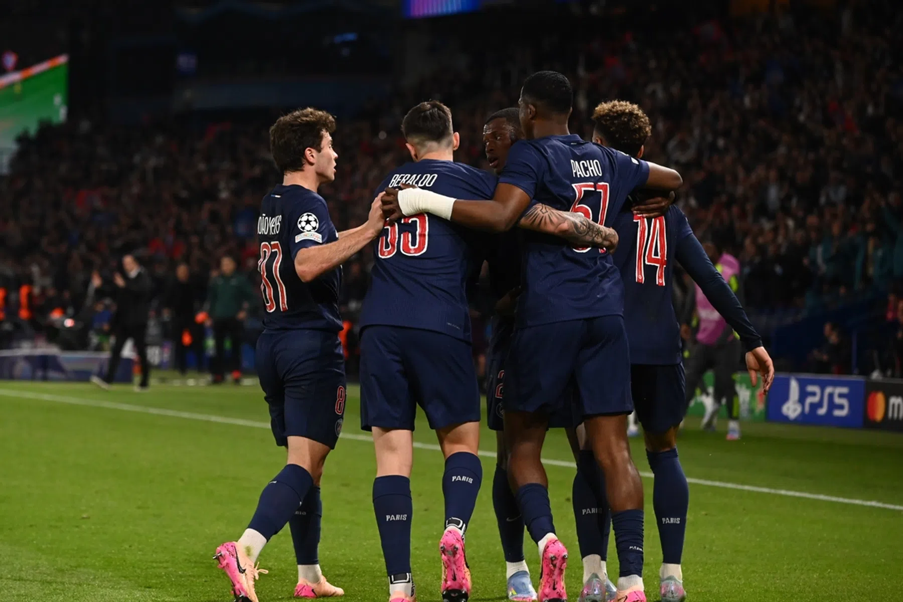 Paris Saint-Germain slaat eerste slag tegen Aston Villa en kan halve finale ruiken