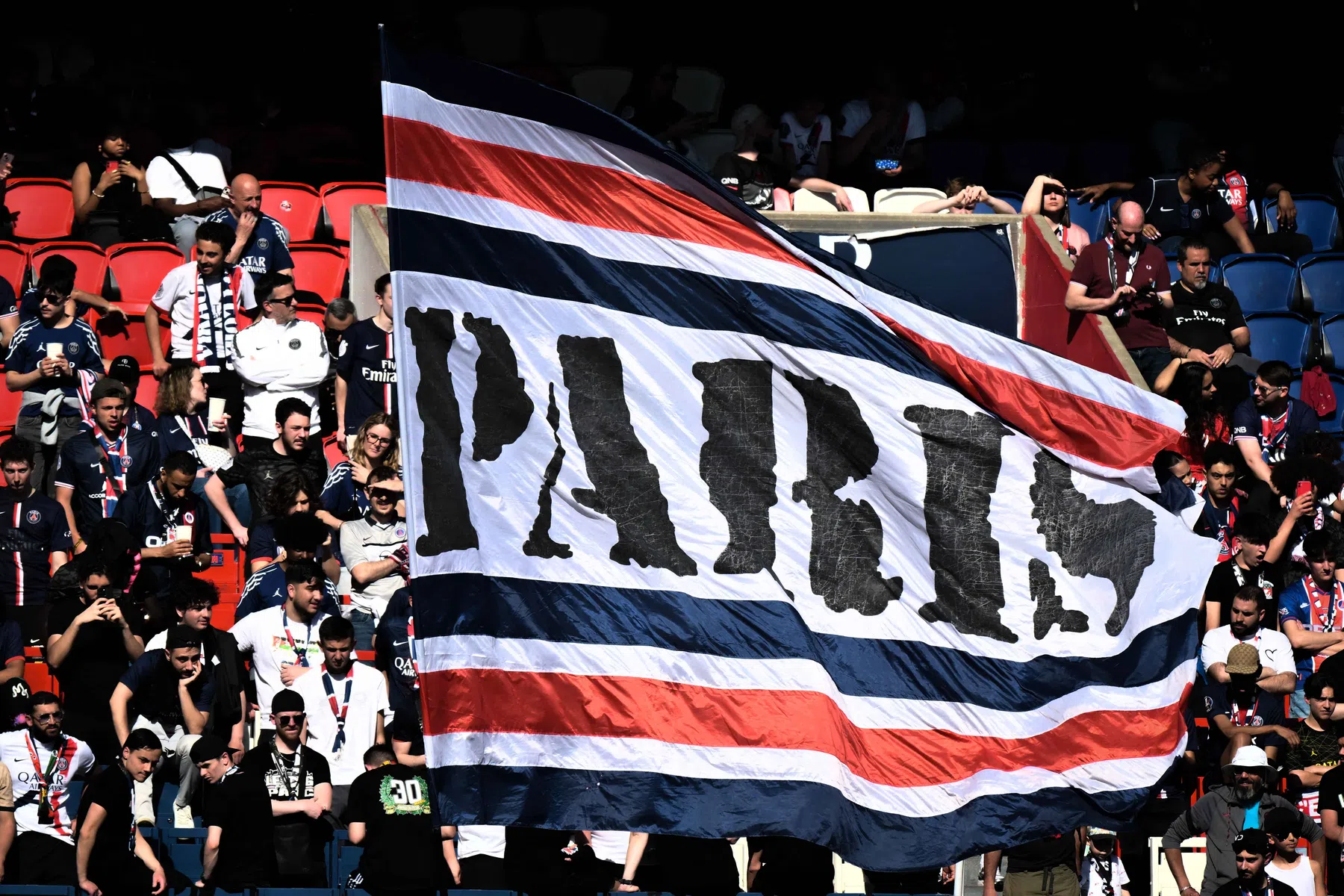 Met Barça en PSG komen de twee grootste favorieten in actie