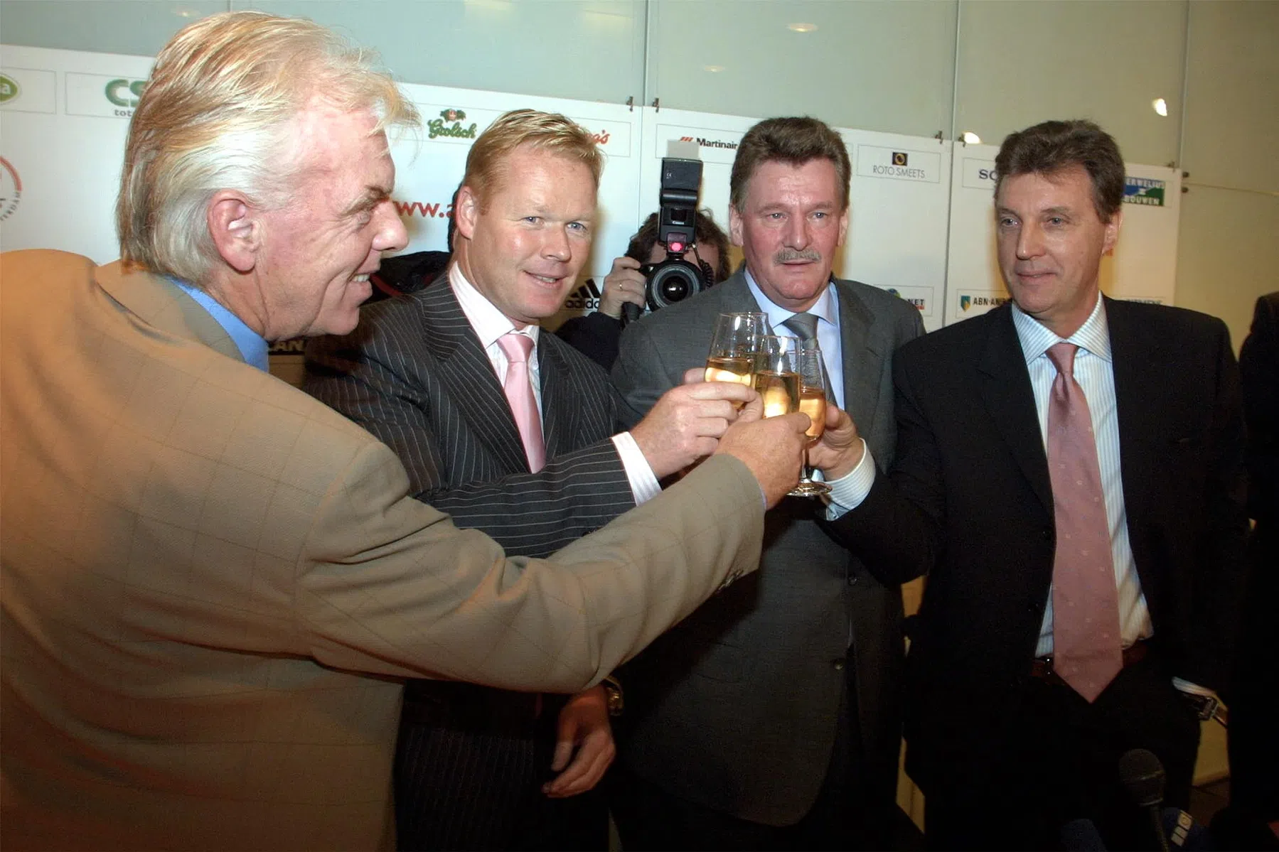 Koeman reageert verslagen op overlijden Beenhakker