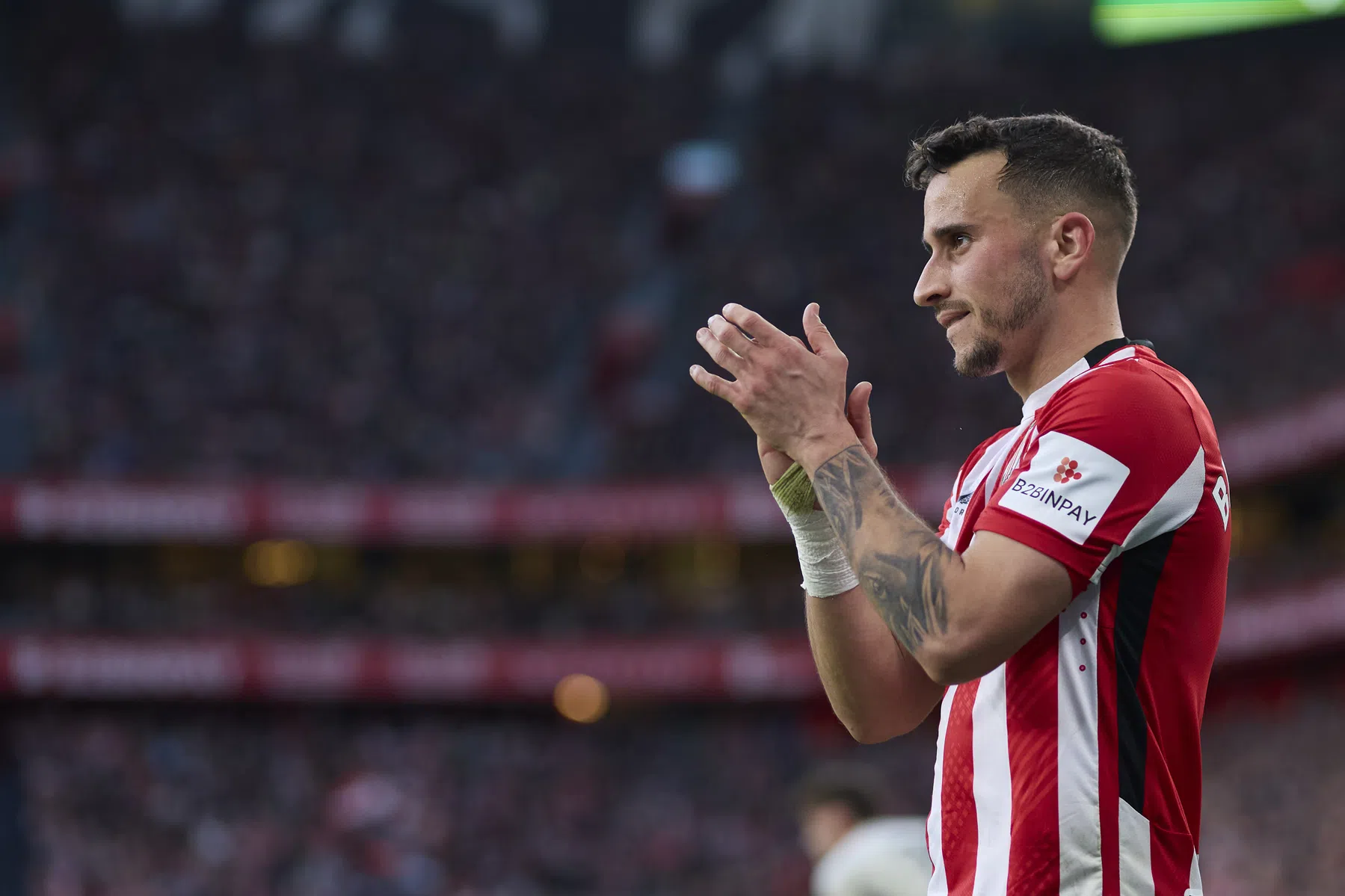 Feyenoord en PSV houden uitslagen Europa League met schuin oog in de gaten
