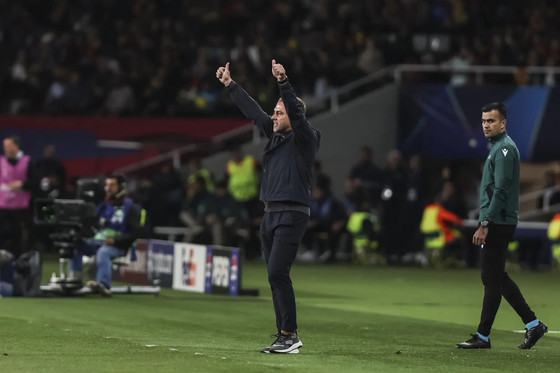 Flick geniet van zijn tijd in Barcelona en krijgt goed nieuws
