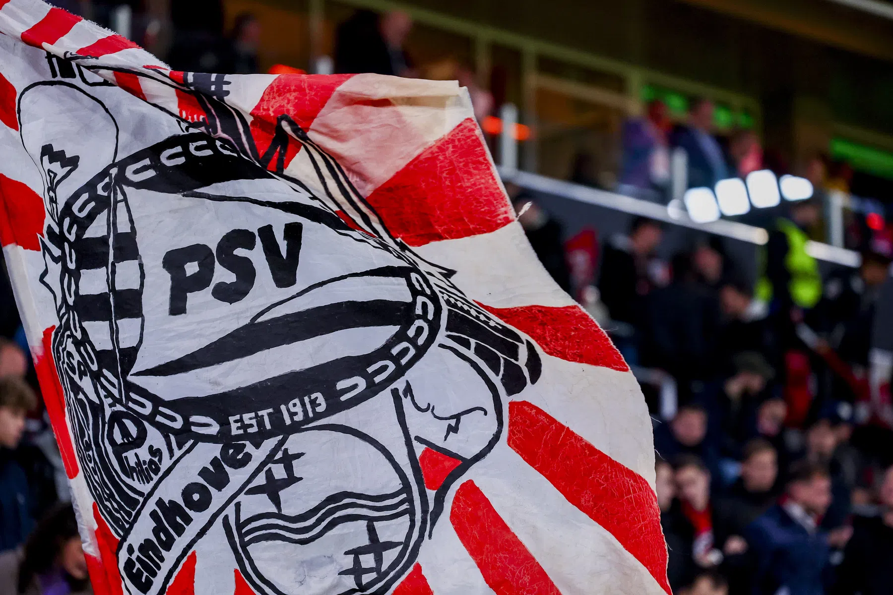 Nu 50x je inzet voor zege van PSV op Almere City! 