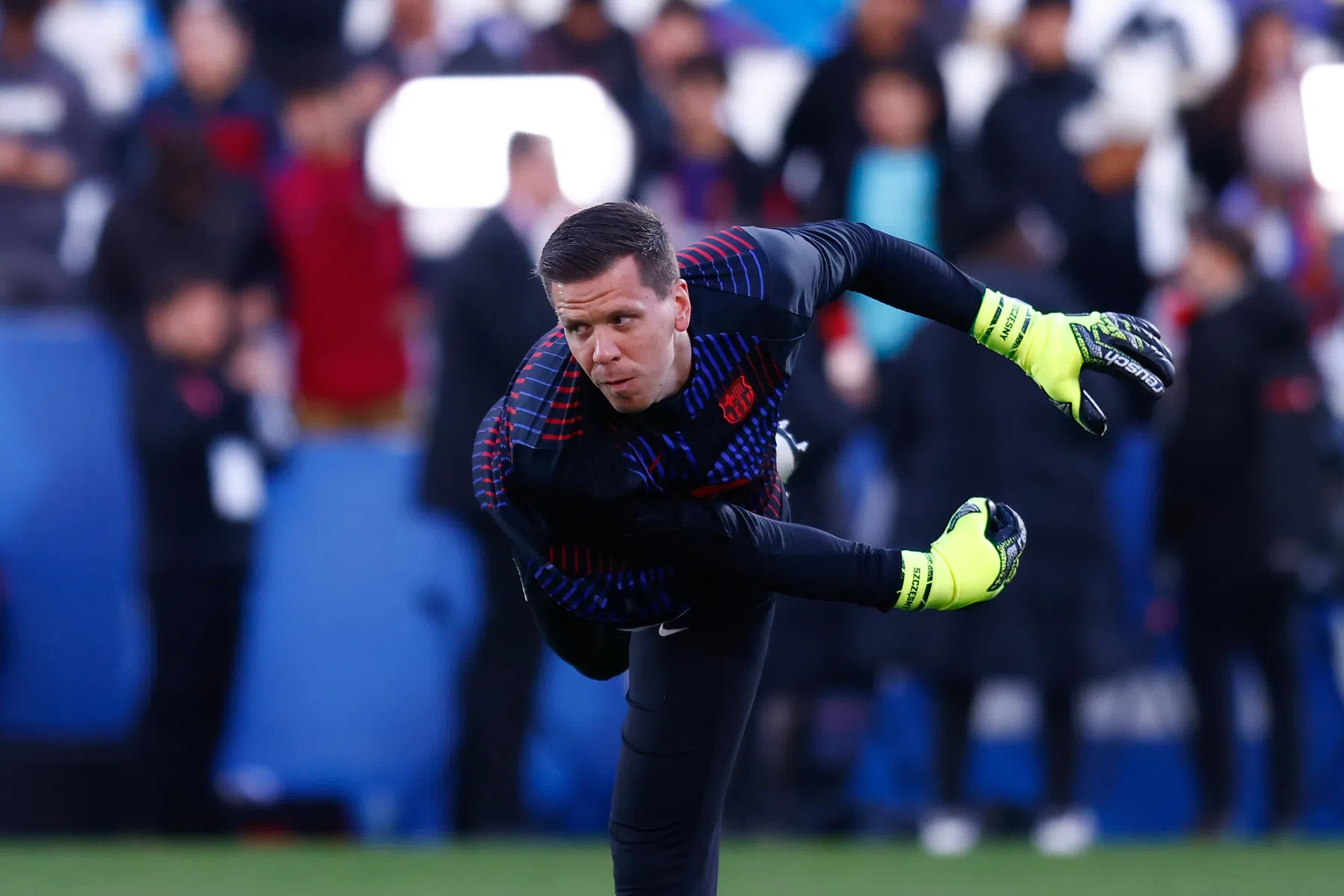 Worstelend Barça voorkomt misstap in titelstrijd na entree De Jong