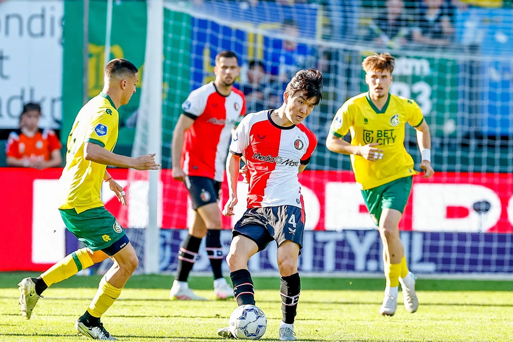 'Van Persie heeft er bepaalde gewoontes ingebracht bij Feyenoord'