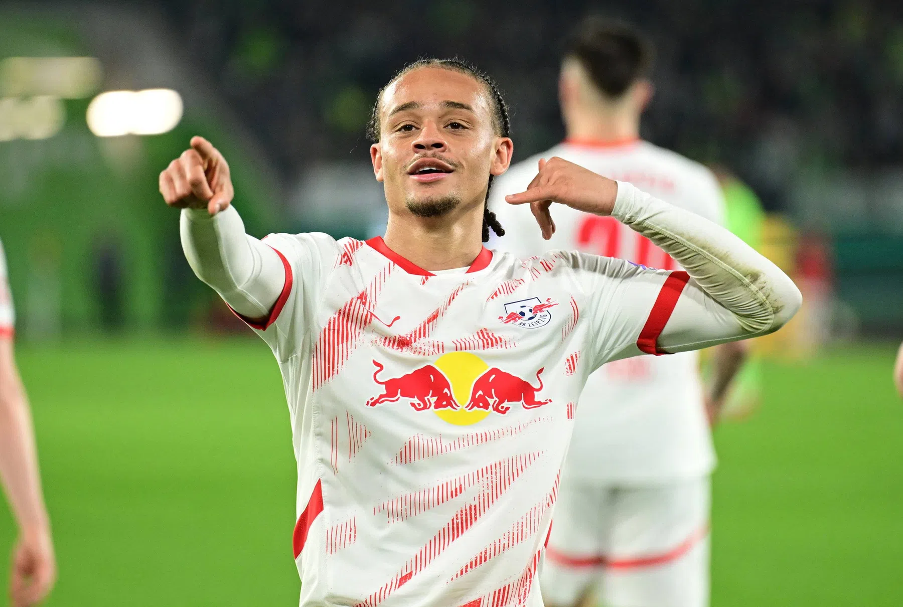 Wolfsburg-speler ergert zich aan kritische vraag: 'Verdedig Simons maar eens'