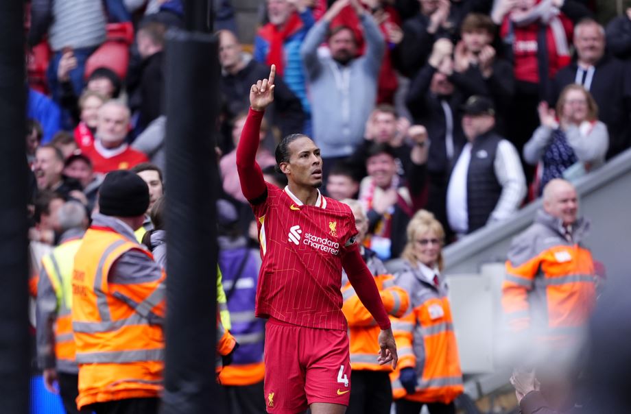 Van Dijk sorteert na zinderende apotheose voor op langer verblijf op Anfield