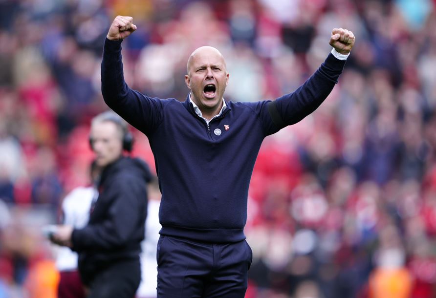 Slot prijst veerkracht Liverpool na ereronde op Anfield