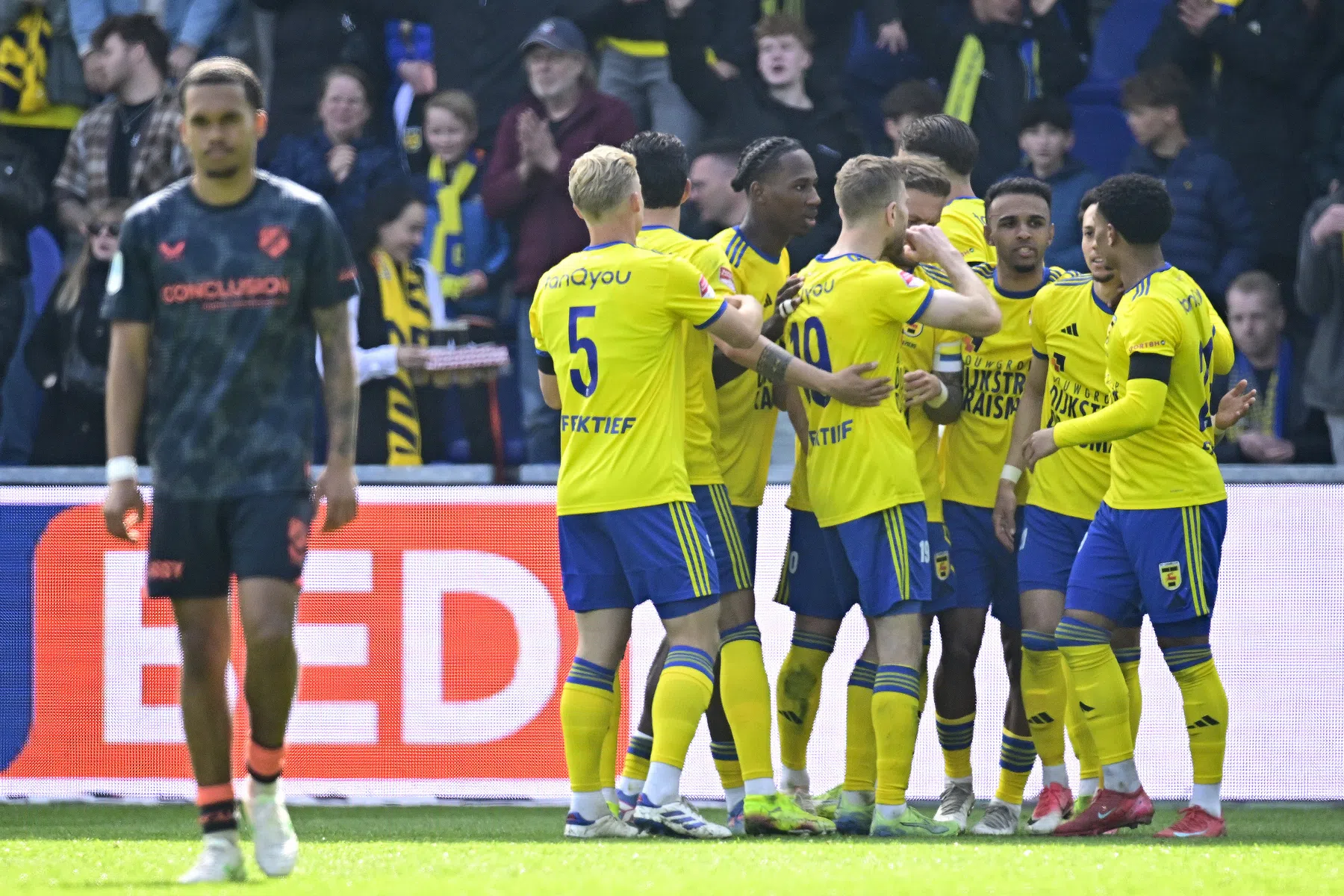 Cambuur heeft geen kind aan Jong Utrecht en droomt nog altijd van directe promotie