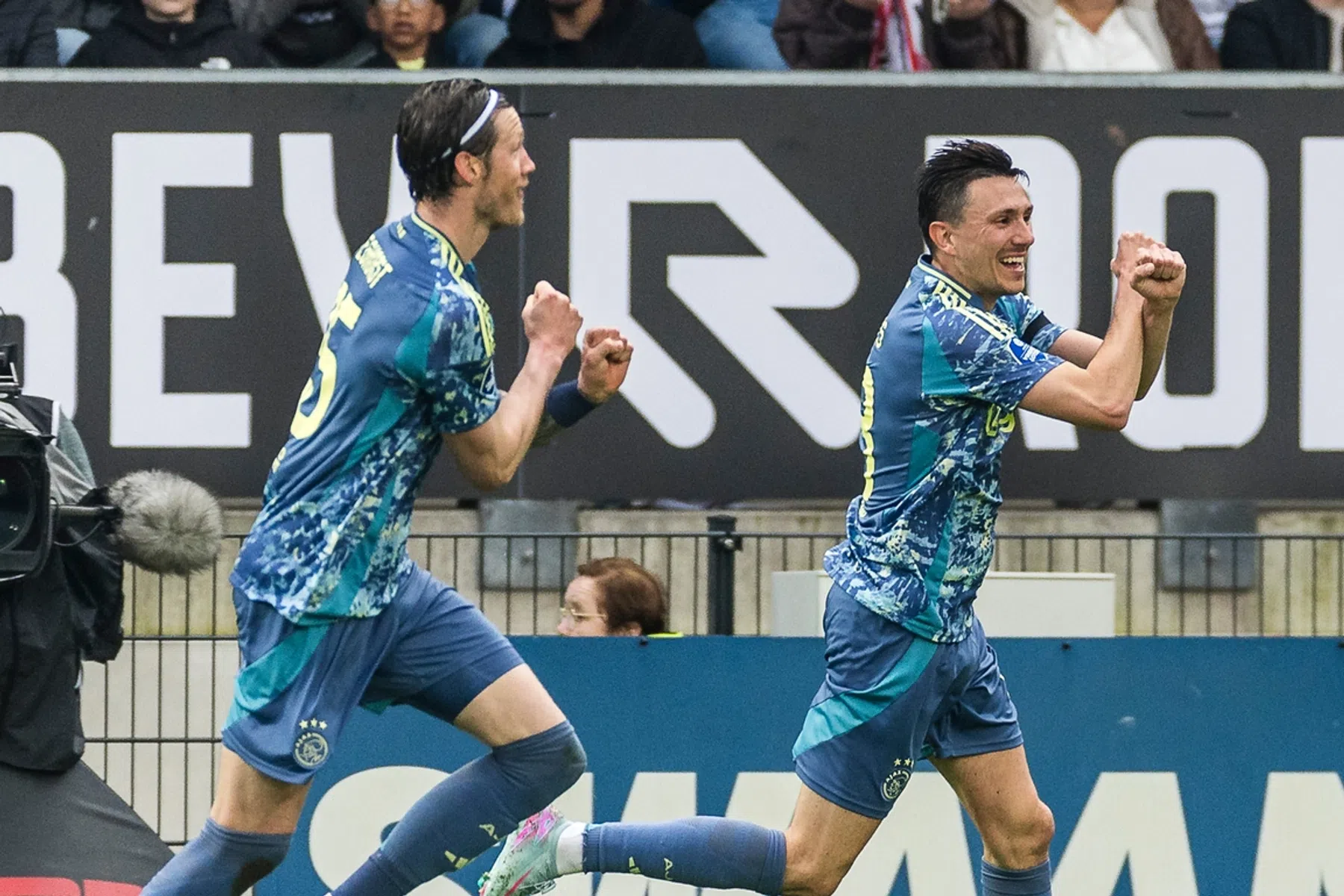 Gouden wissels Farioli bezorgen Ajax moeizame winst op Willem ll