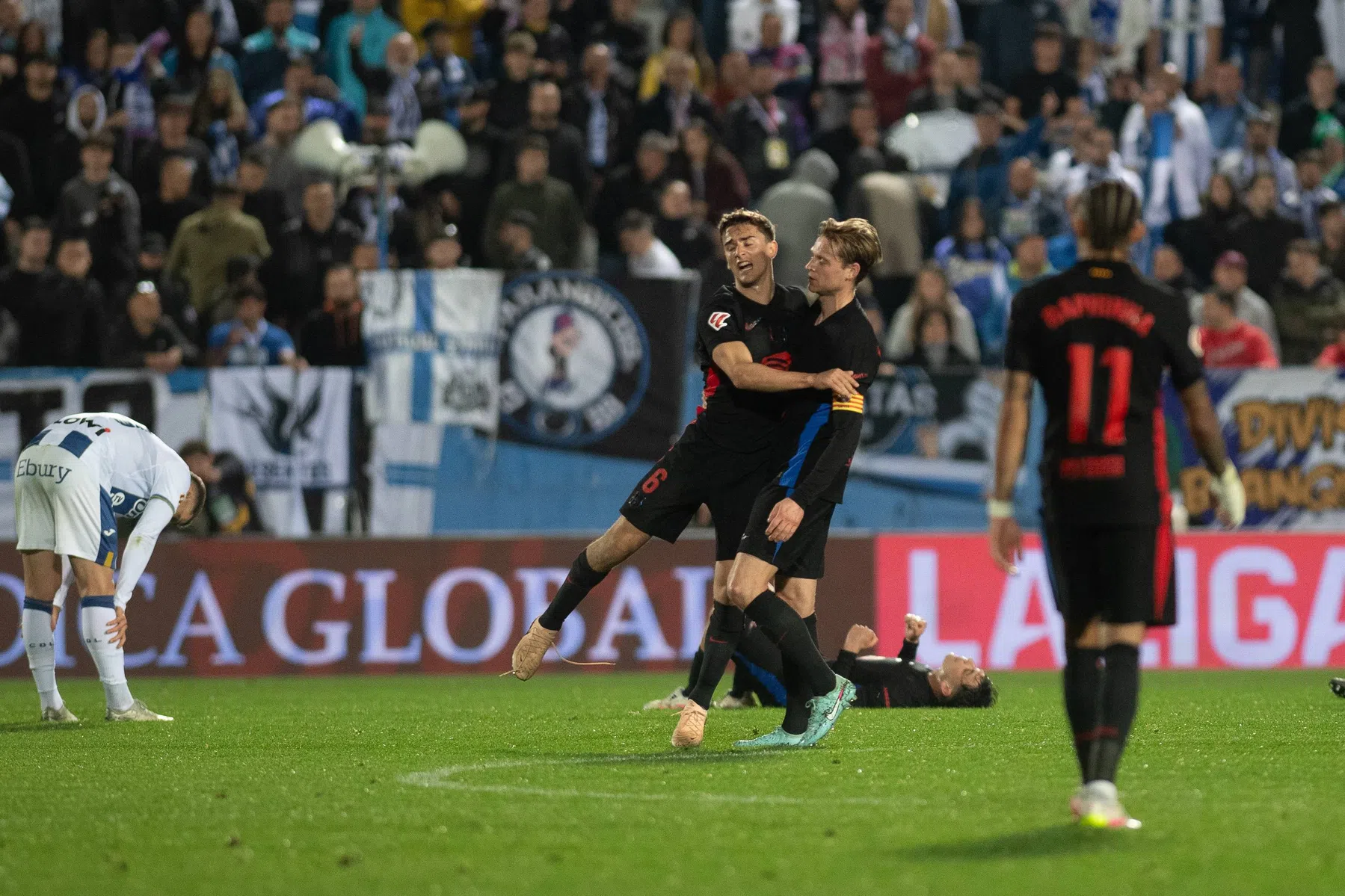 Spaanse media zien 'onaangename en lelijke wedstrijd' van Barcelona