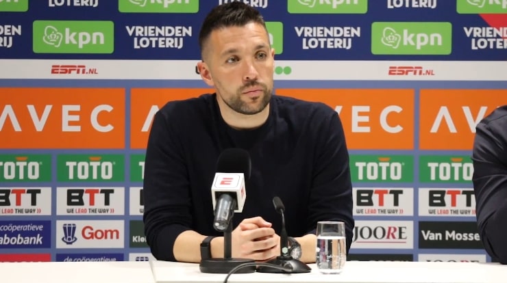 Farioli moet lachen na neerzetten Eredivisie-record
