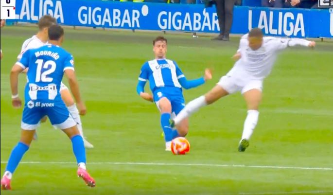 Doldrieste actie Mbappé: rood en finale tegen Barça op de tocht