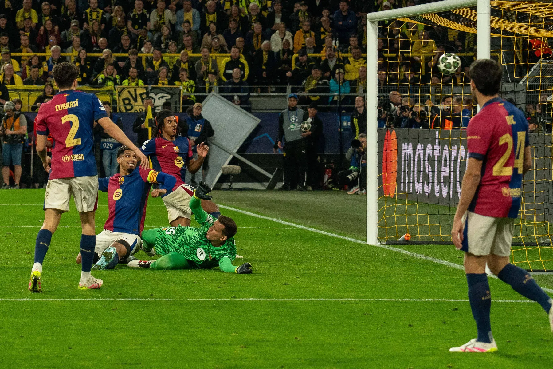 Spaanse media zien Barça lijden in 'Dortmund-hel': 'Op de rand van tragedie'