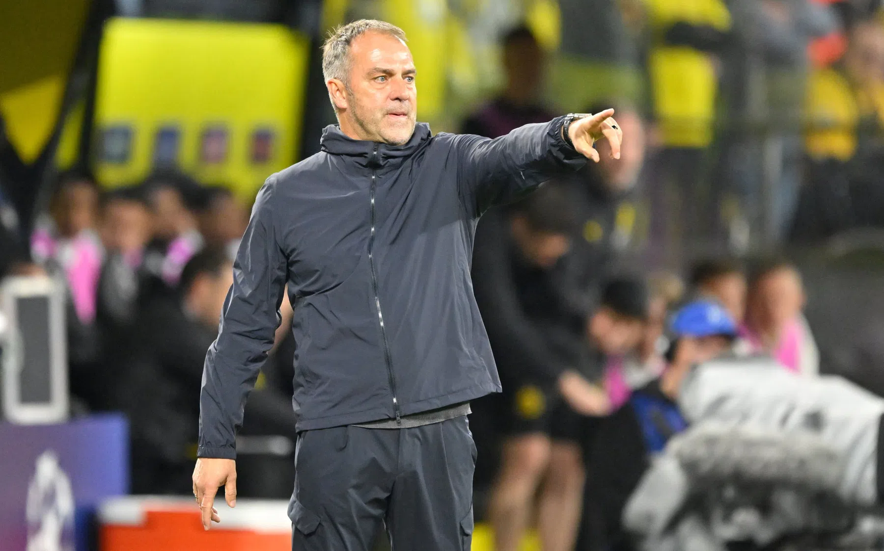 Flick bereikt mijlpaal en overtreft Koeman en Rijkaard als Barça-trainer