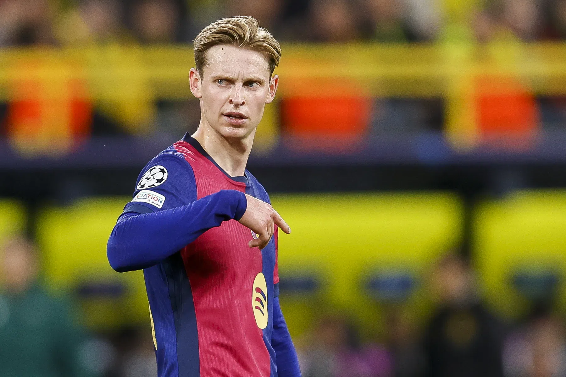 Spaanse media zien 'moedige' Frenkie de Jong: 'Beste vorm in zijn Barça-tijd'