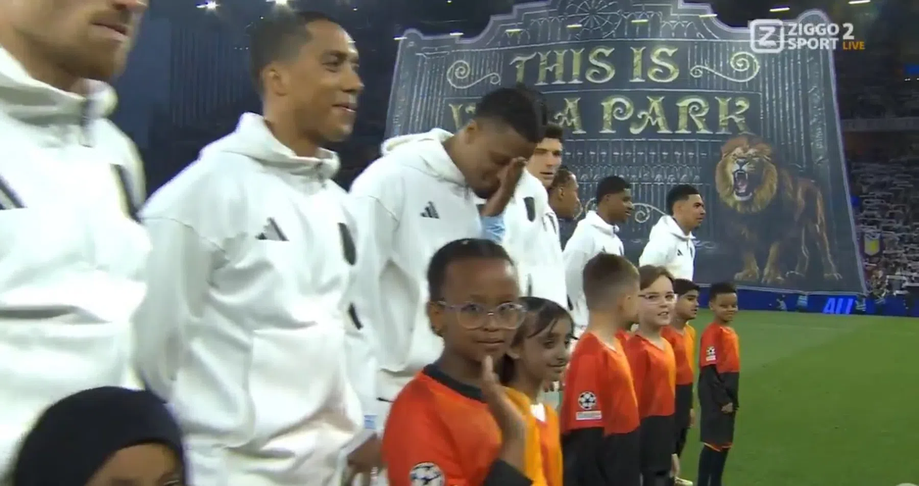 Systeemfout zorgde voor Europa League-anthem bij Aston Villa - PSG