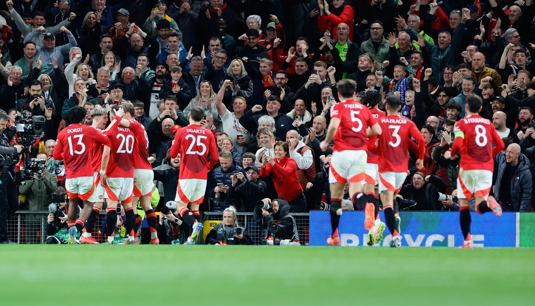 Manchester United staat op uit de dood in krankzinnige kwartfinale tegen Lyon