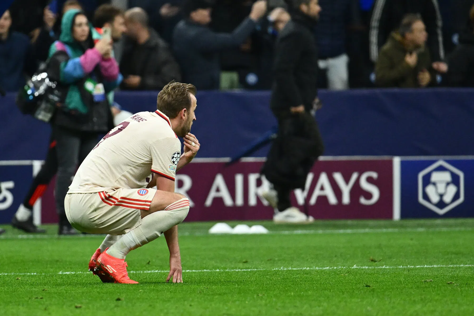 Tranen bij Kane na uitschakeling in Champions League
