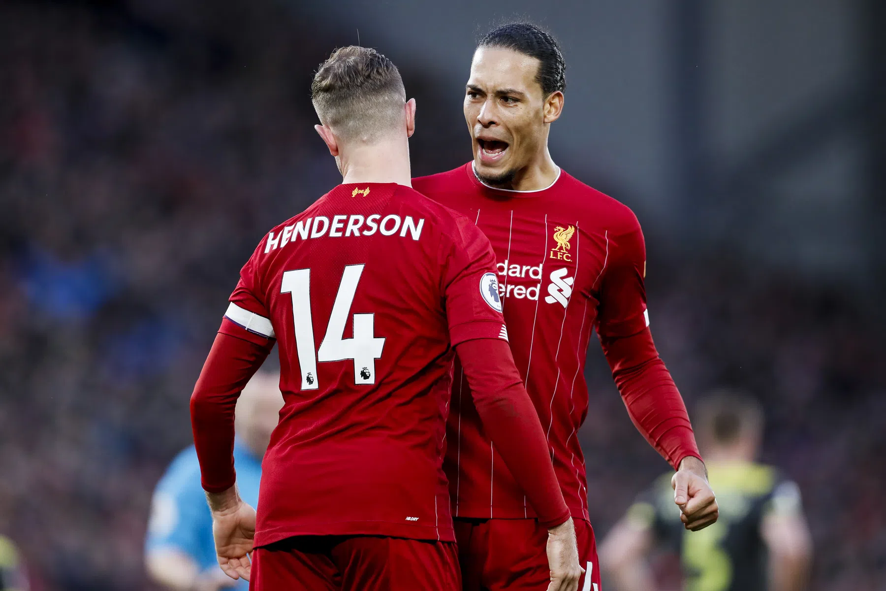Van Dijk looft 'goede vriend' Henderson: 'Hij zet de standaard bij elke training'