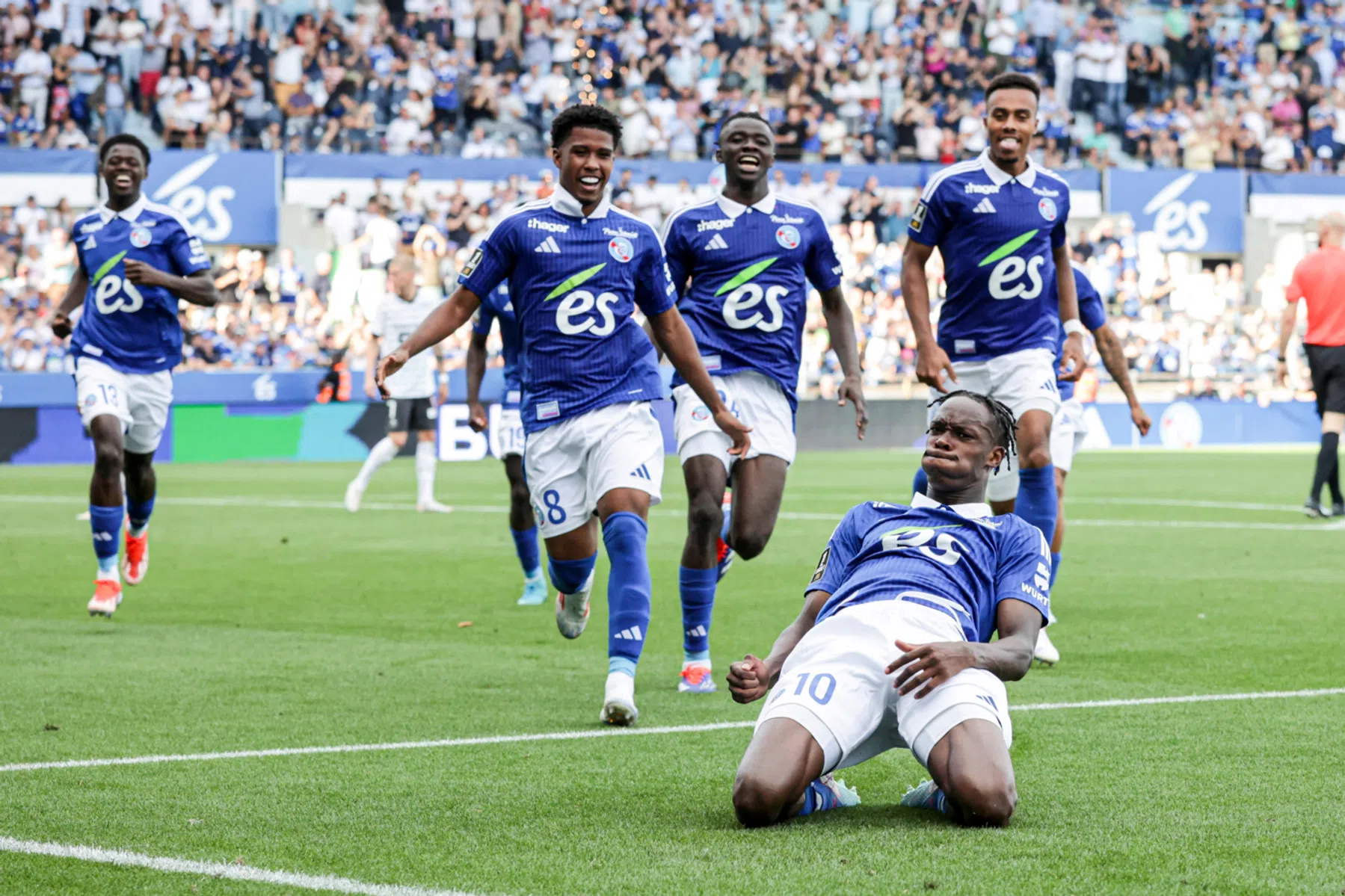 Stuntend 'speeltje van Chelsea' zorgt voor verdeeldheid