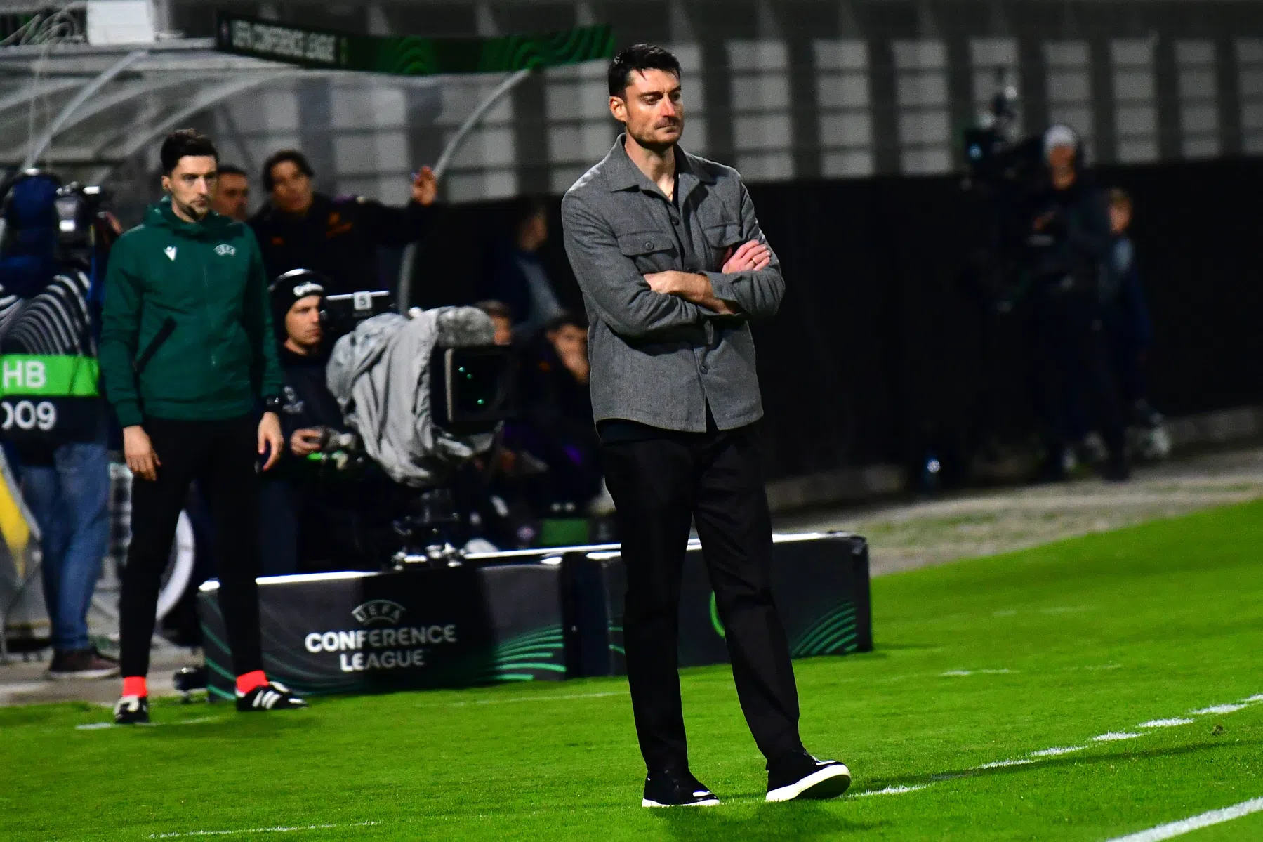 Coaches ruziën na Conference League-duel: 'Hij is jonger en moet nog veel leren'