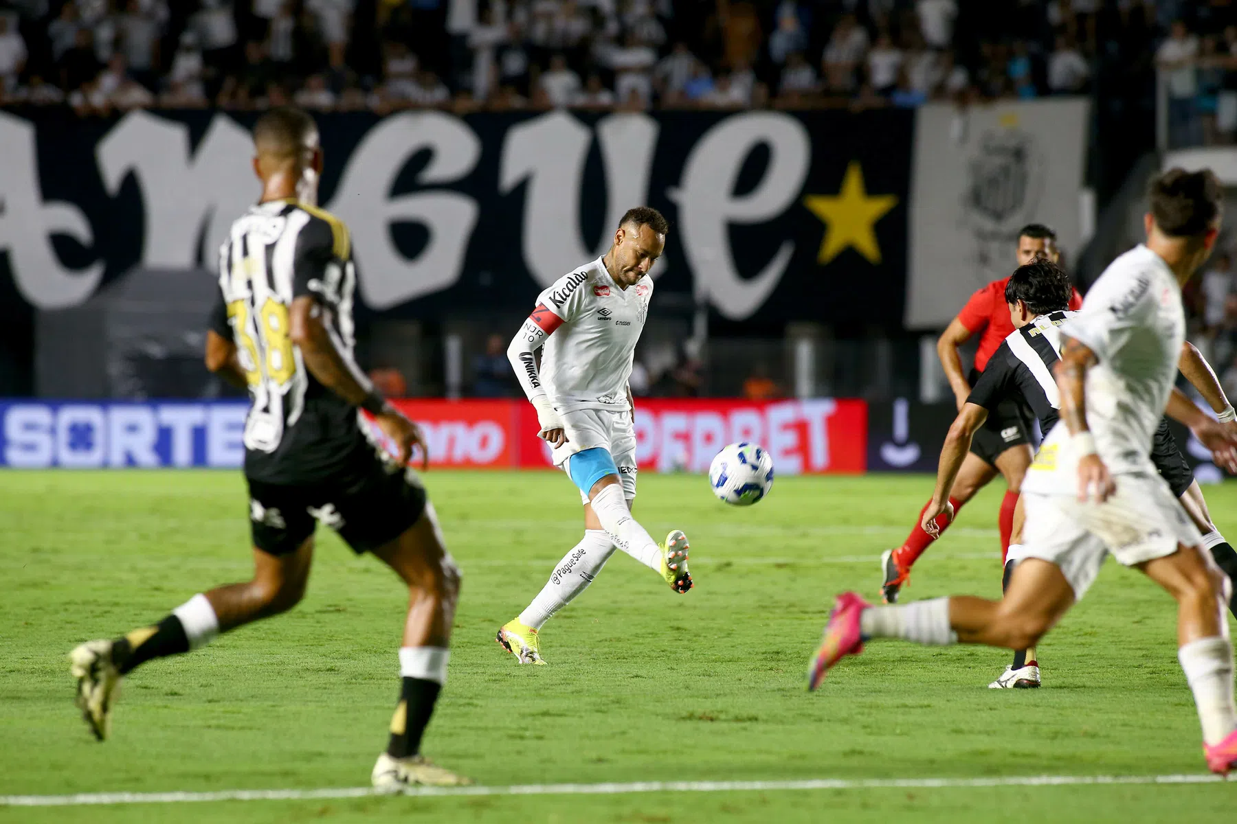 Santos komt met blessure-update Neymar: vrees voor maandenlange absentie