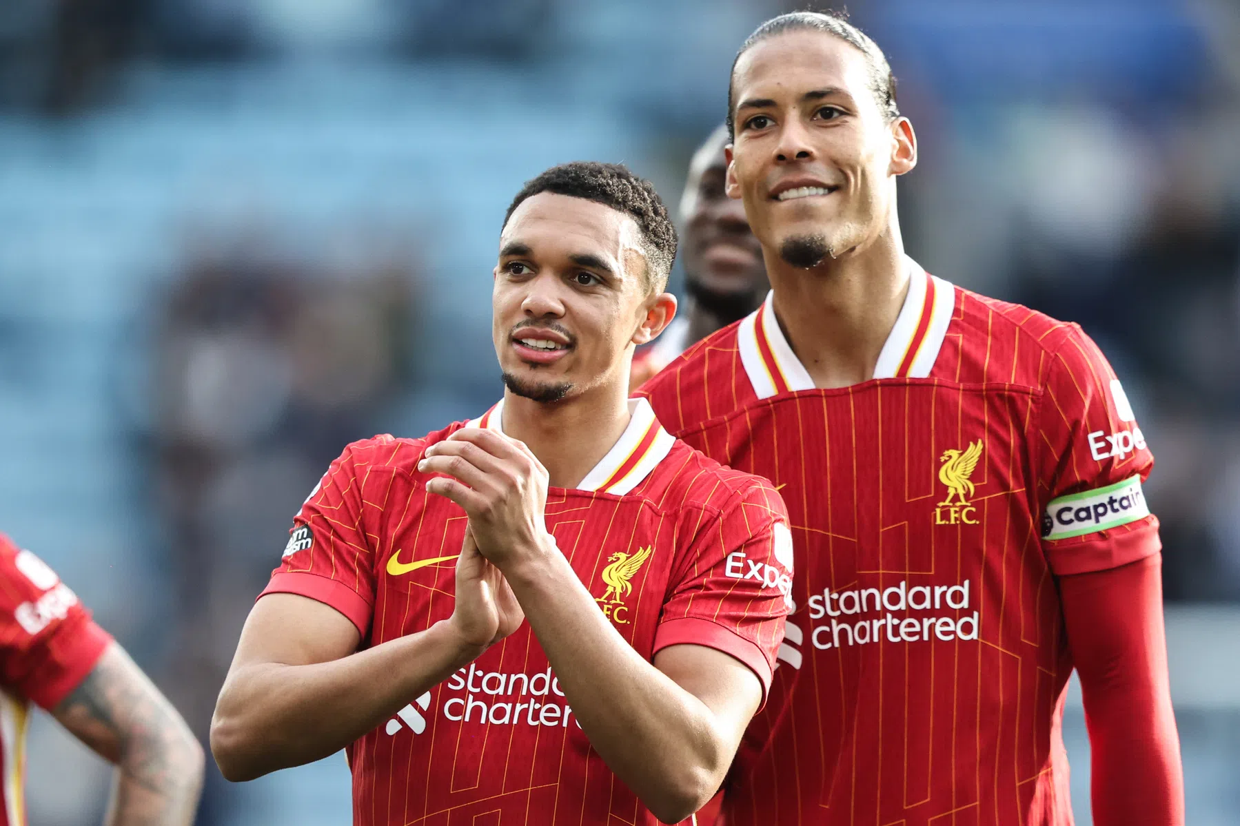 Engelse media zien 'afscheidscadeau' van 'Trent', Carragher adviseert Slot