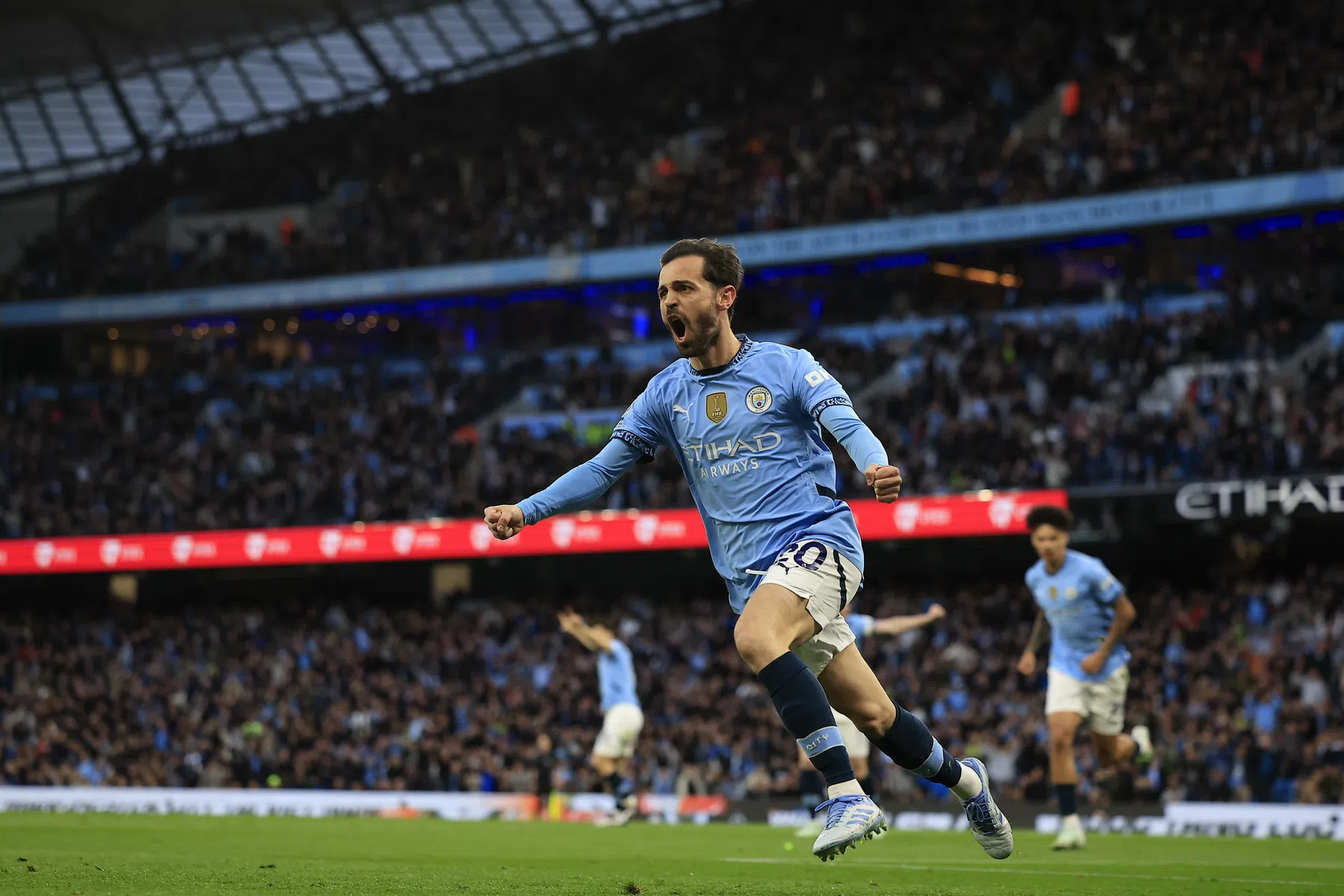 City op weg naar Champions League na late zege op Aston Villa