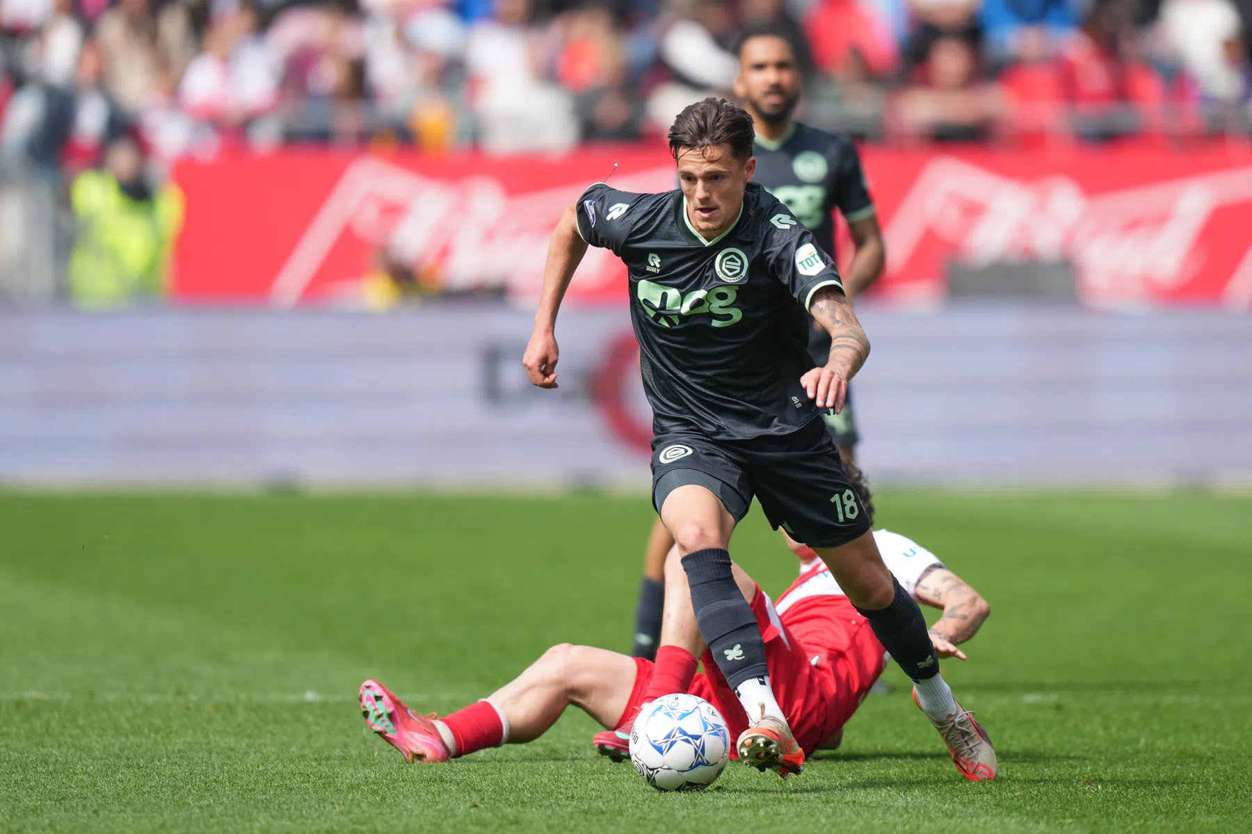 Vijf uur in de auto voor thuiswedstrijden: 'Alles is dichterbij dan Groningen'