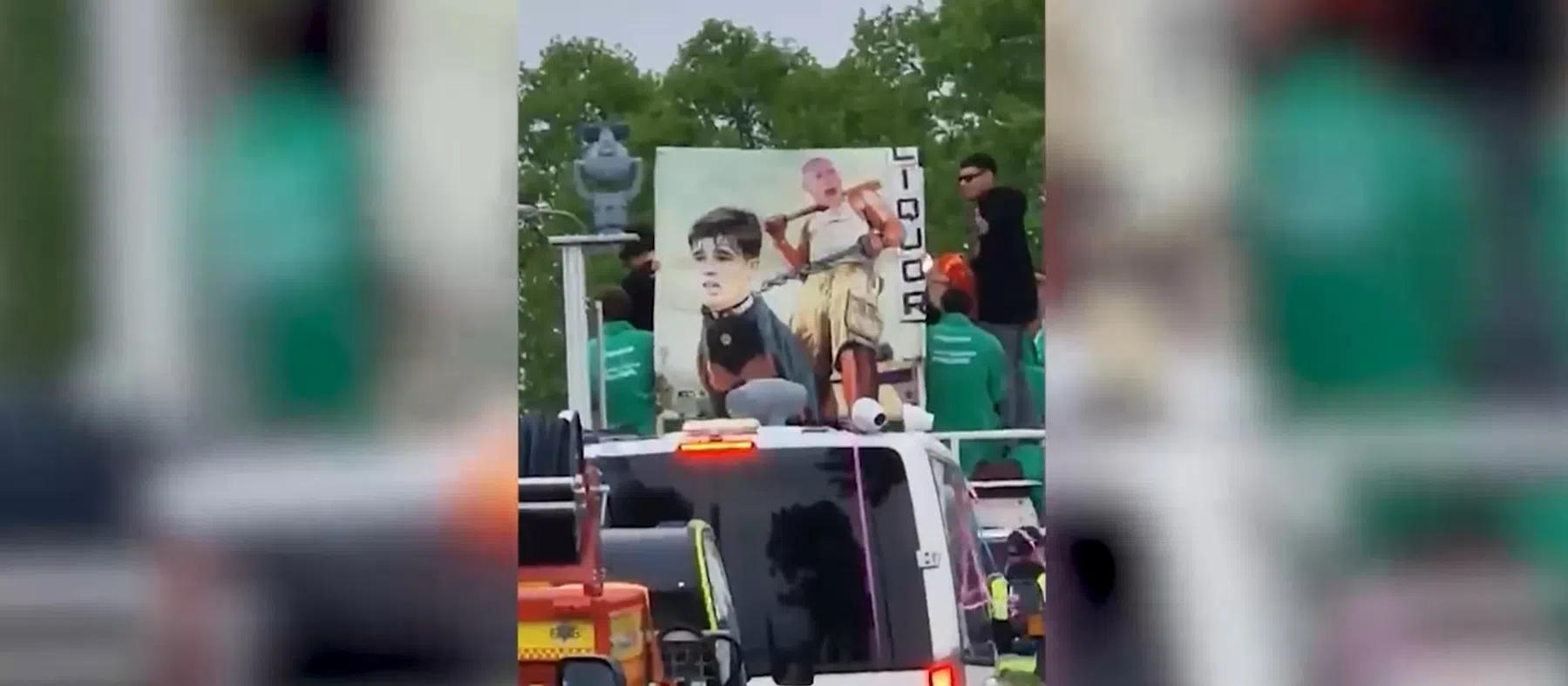 Edvardsen gooit extra olie op het vuur en toont Goes-spandoek op feestbus GAE