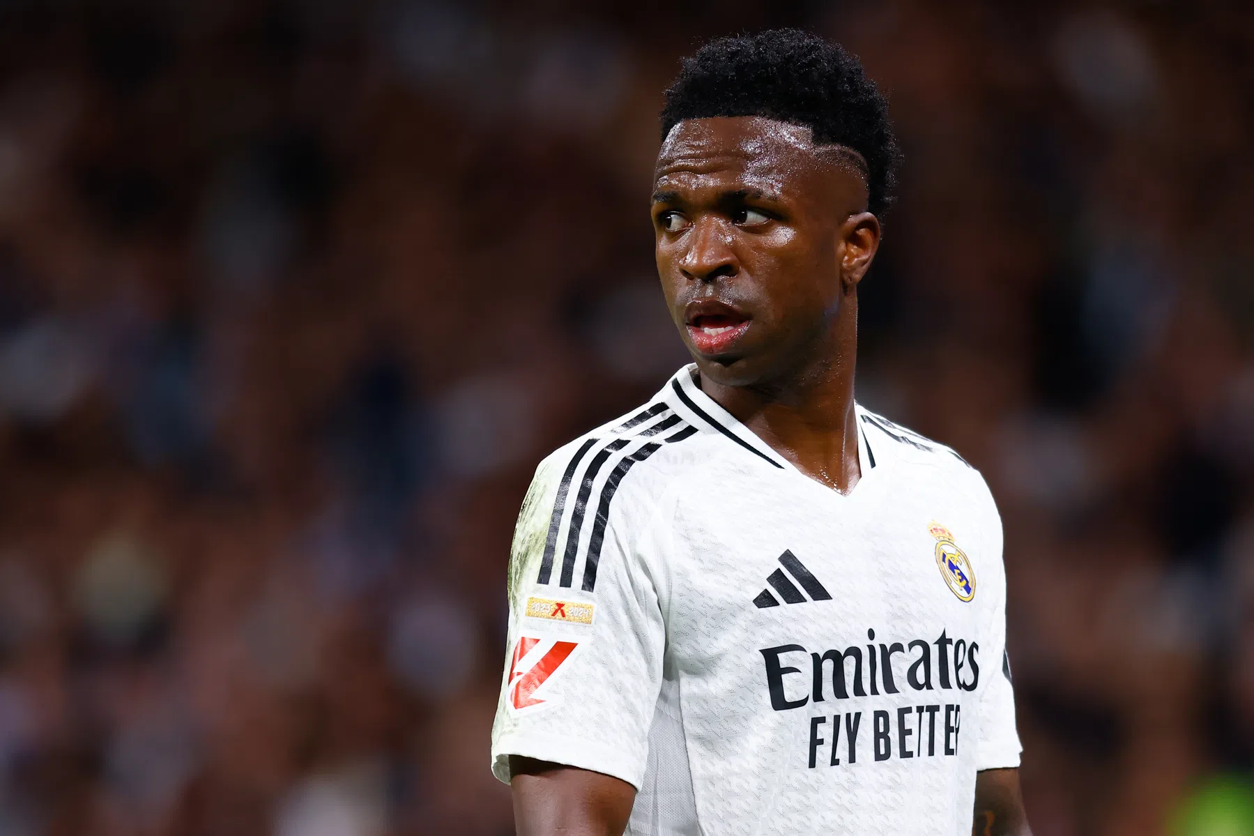'Vinicius Júnior laat oliemiljoenen links liggen en verlengt bij Real Madrid'
