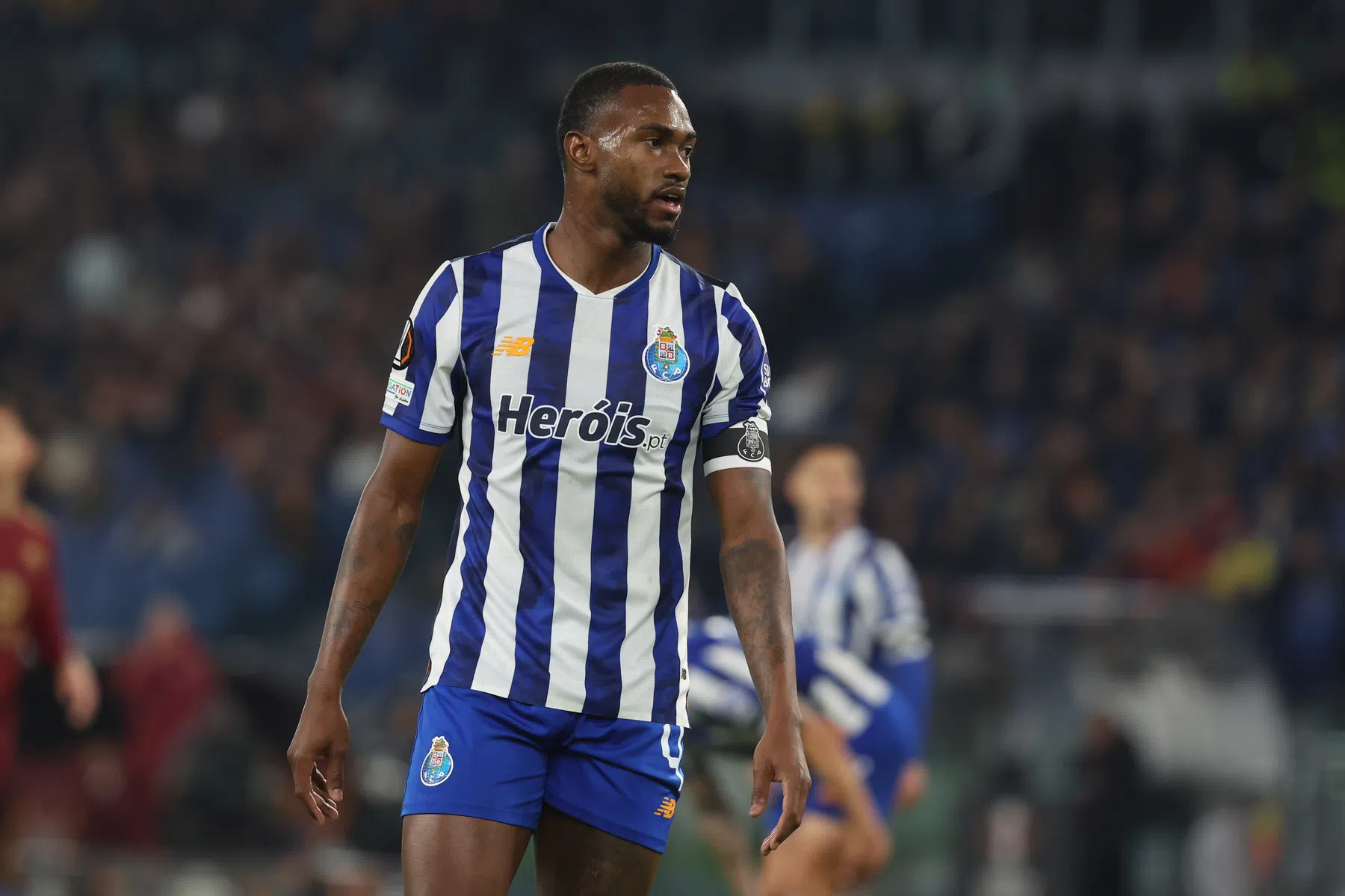 'Porto op vierde plek, spelers vieren feest tot vier uur: club grijpt in'