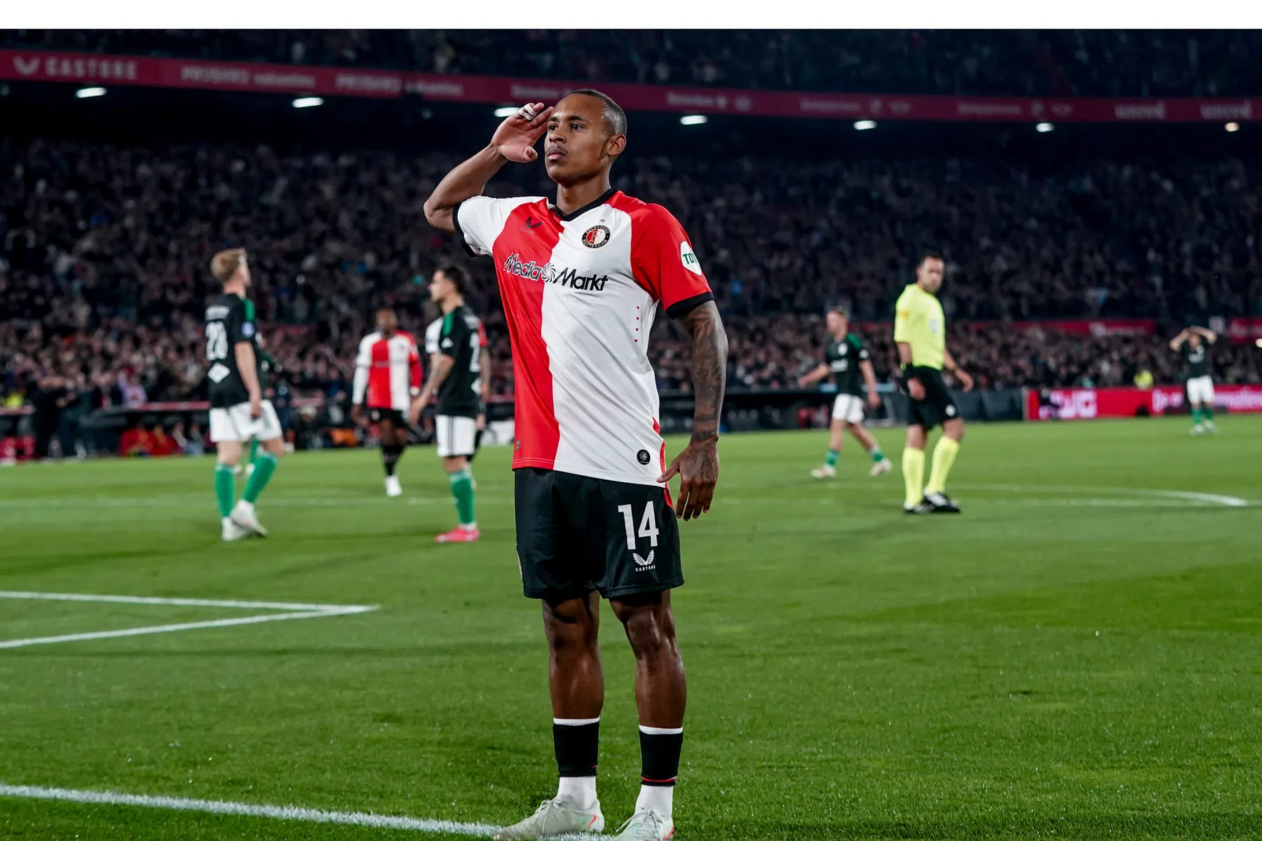 Feyenoord wint voor zesde keer op rij en tempert Utrechtse hoop