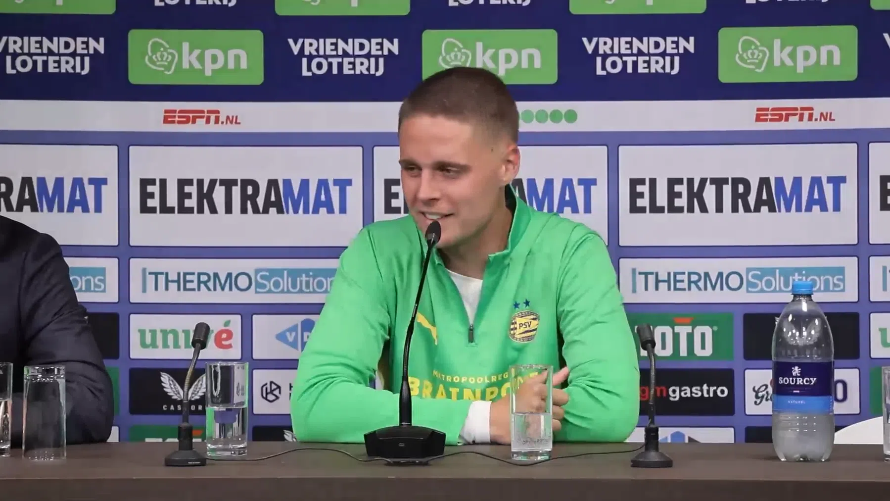 Veerman grapt over laatkomers PSV: 'Vijf bonuswedstrijden voor Guus'