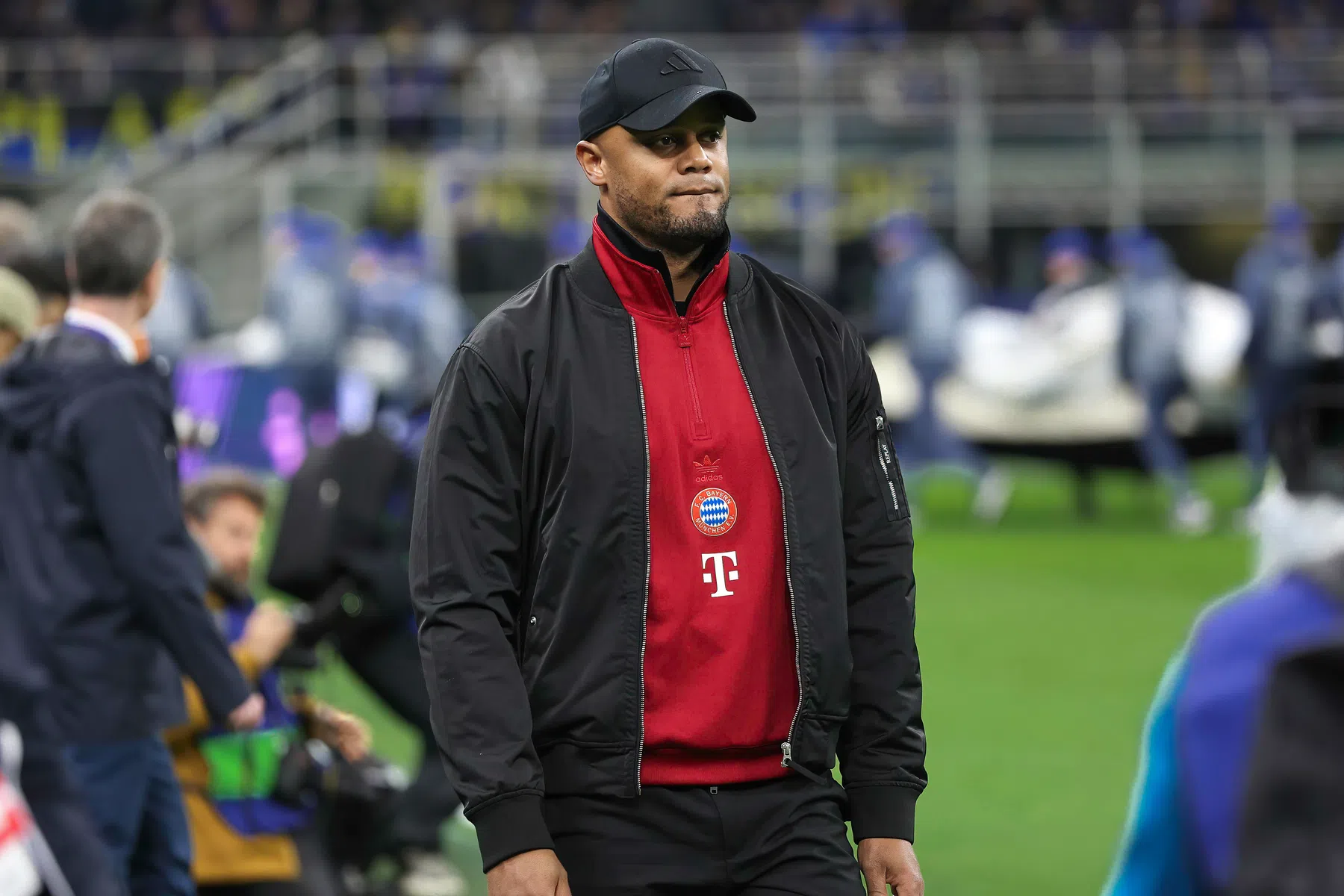 Kompany niet met bezig met zijn eerste titel bij Bayern: 'Focus op de wedstrijd'