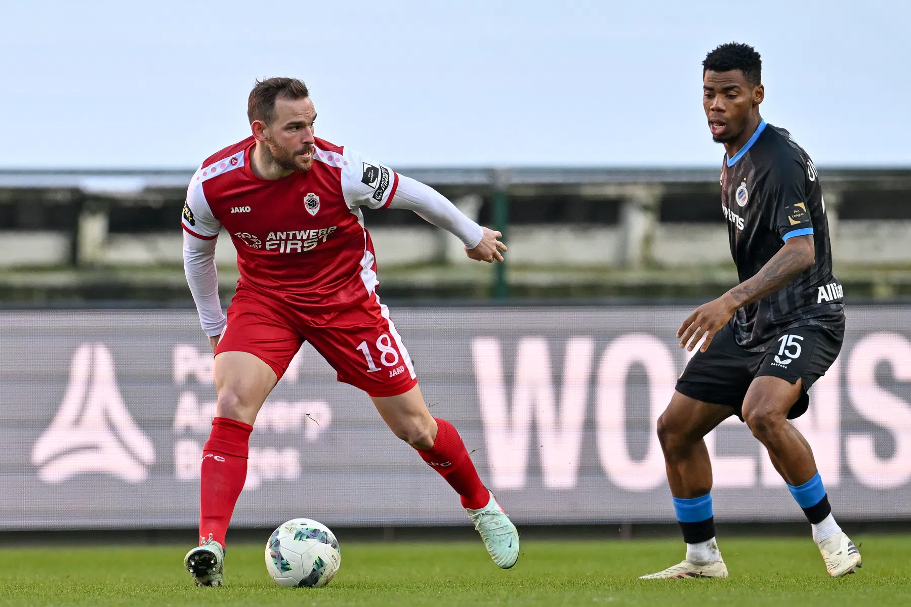 Einde seizoen voor Janssen: Antwerp-spits wordt geopereerd