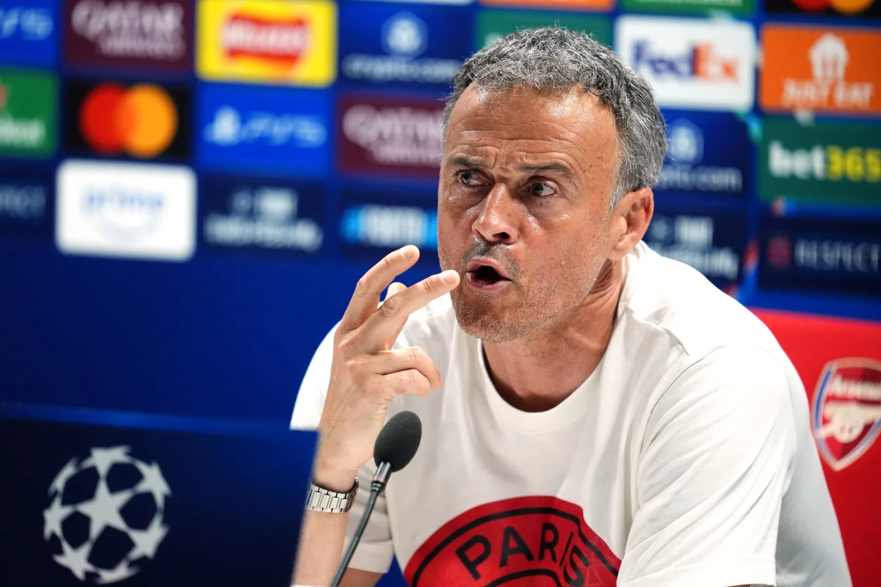 Luis Enrique dient 'negatieve' Franse media van repliek in aanloop naar CL