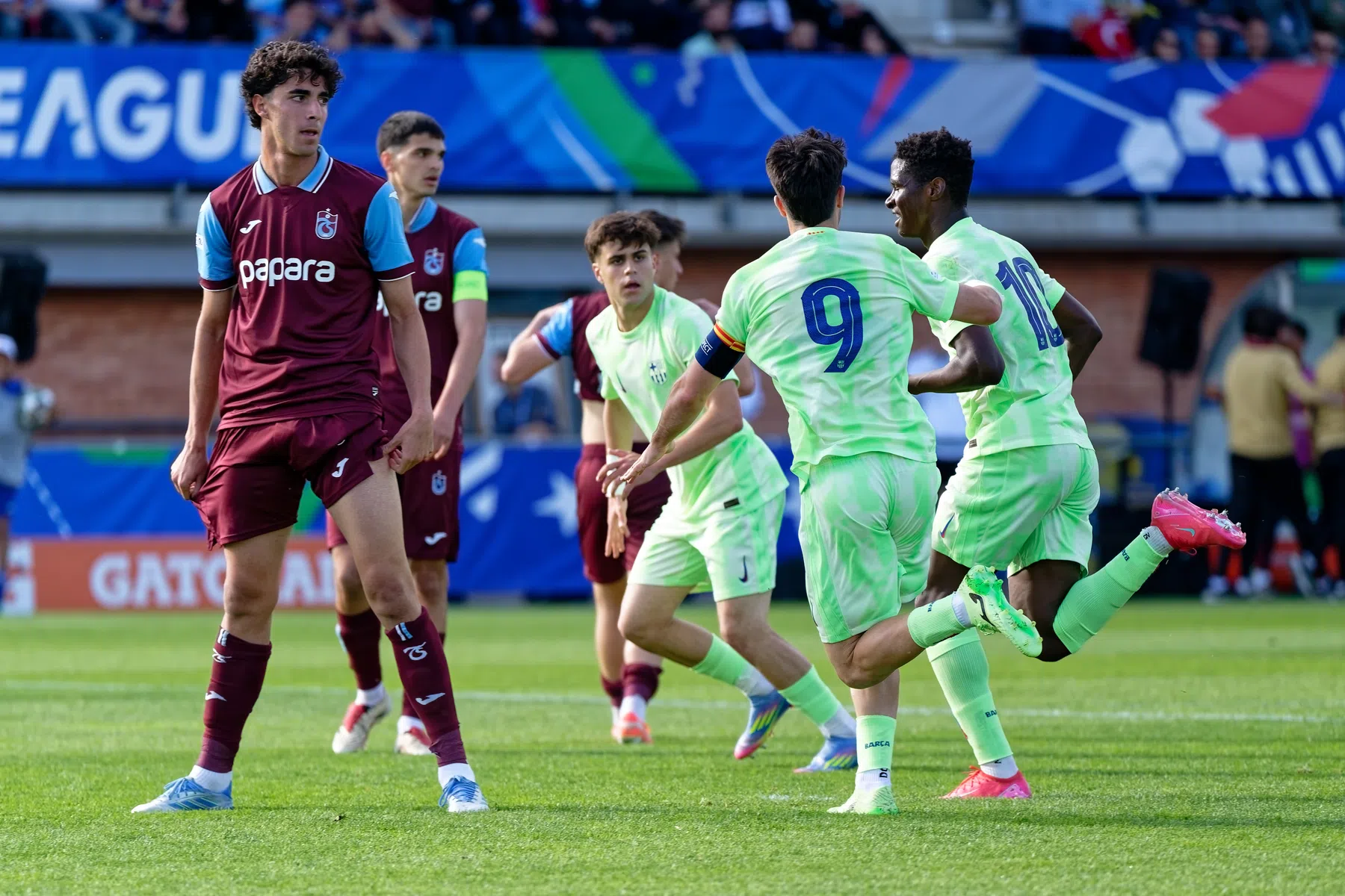 AZ-bedwinger Barcelona wint voor de derde keer de Youth League
