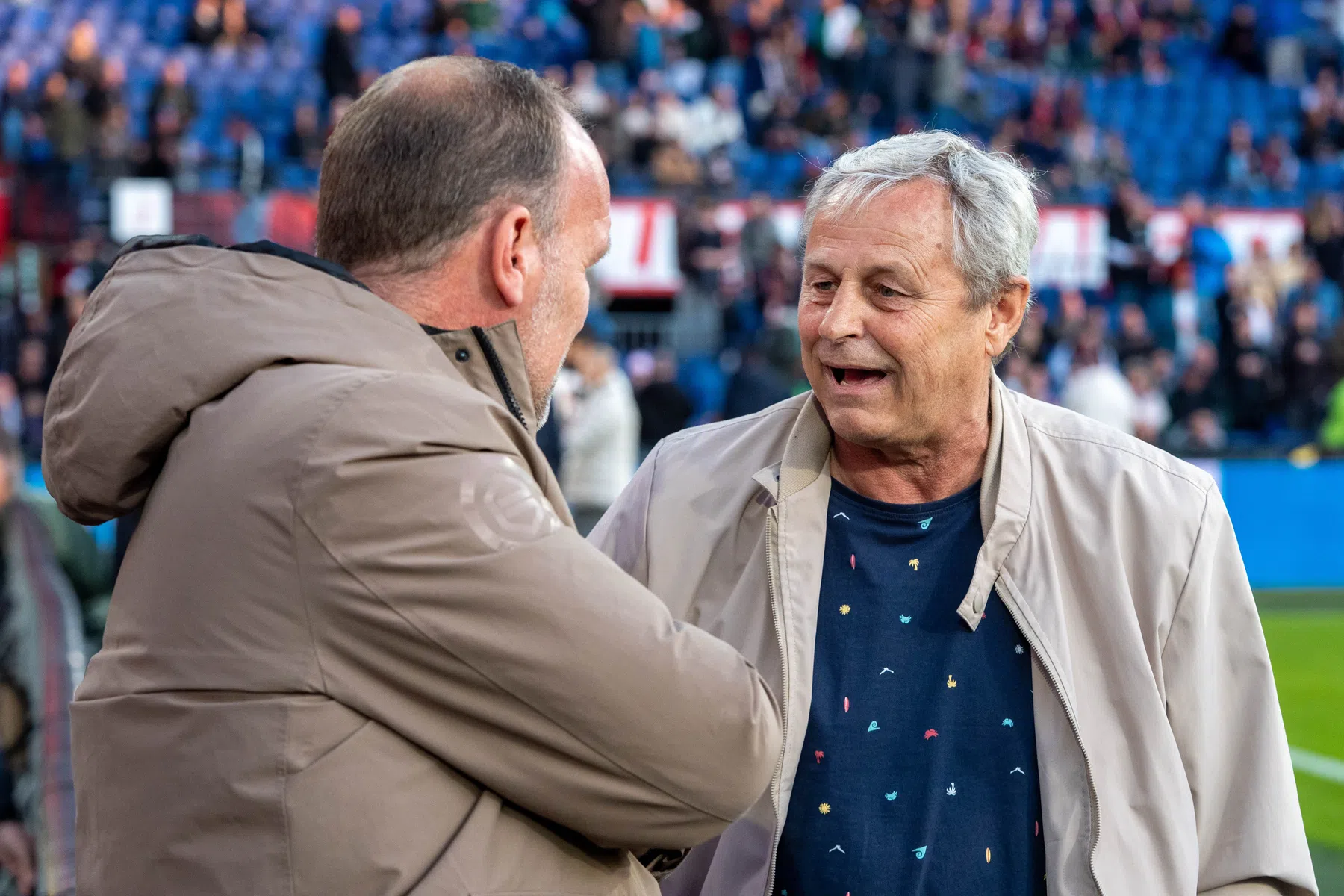 Feyenoord zwaait stadionspeaker Houtman uit na laatste thuisduel
